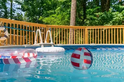 Image de 6 Br & 20 Mins to Downtown! Pool- Monterey Maison