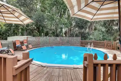 Image de Backyard Pool! Refresh at Rivermist Condo