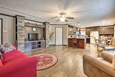 Image de Lovely Sadieville Retreat w/ Deck & Grill!