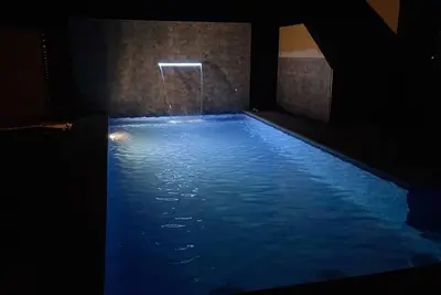 Image de Spacious House 10 min From the beach.