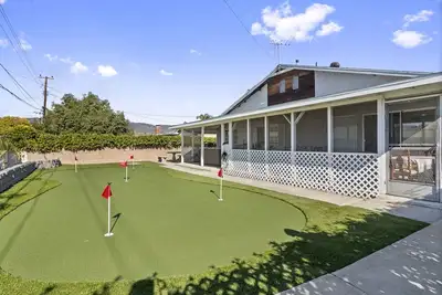 Image de Charming 5 bedroom with a putting green