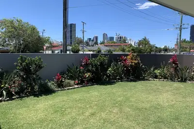 Image de No Longer Taking booking.
