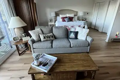 Image de < One Mile Walk To Ski Resort! Pet Friendly, Studio Condo With Beautiful Views!