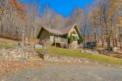 Image de Private mountain home with amazing views, firepit & hot tub - near ski slopes