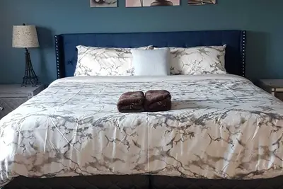 Image de House with fast Wi-Fi 1Gbps\/ Workspace- 3bd+3bath Gta