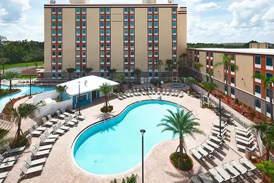 Image de Your Home Away From Home! Free Parking, Pets Allowed, Outdoor Pool!
