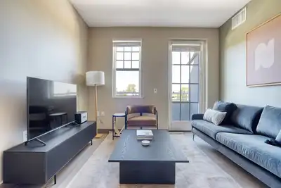 Image de Serene Burlingame 2br w/ Roof, Gym & W/D, nr Caltrain, by Blueground