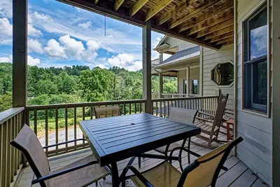 Image de New Rental with Lake Glenville View! Prairie Springs B