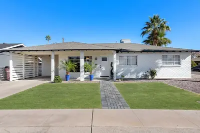 Image de Exquisite Backyard Patio | New Remodel in Old Town