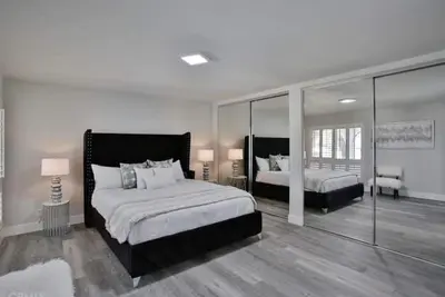 Image de Beautiful Huntington Beach home, 10 minutes from the beach