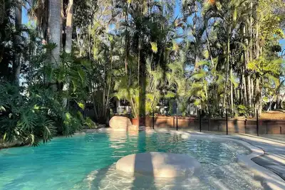 Image de Charm and Character in leafy green suburb