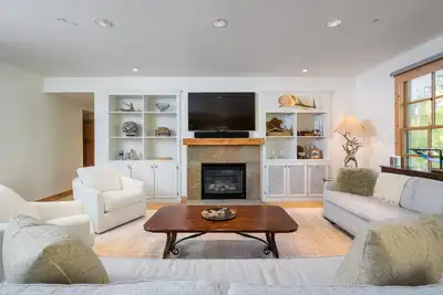 Image de 3 Bedroom Condo all on one level with Grill and Sonos Speakers