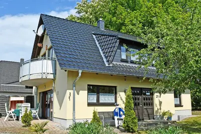 Image de Beautiful vacation home with fireplace and sauna in the Baltic seaside resort of Sellin