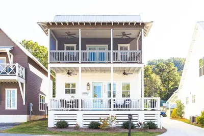 Image de Blue Bird Cottage at River Rocks Plantation