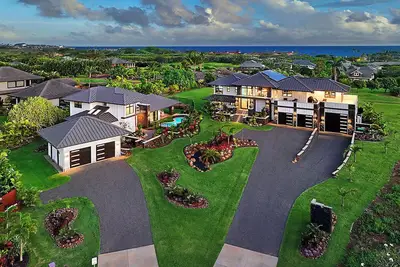 Hale Kahili: 8br Ocean View Estate w/Pools+Spa!