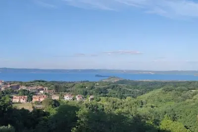 Image de Villa with stunning views of Lake Bolsena. A4