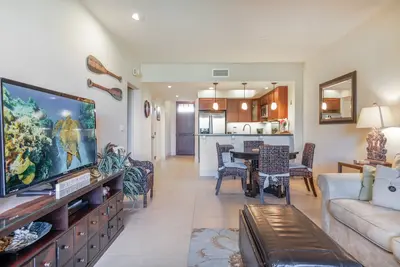 Image de Ground-floor condo on golf course with pool, hot tub, gym, & on-site dining