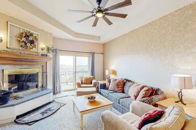 Image de Ski-in/out condo with pool, 2 hot tubs, sauna - short walk to Solitude clubhouse