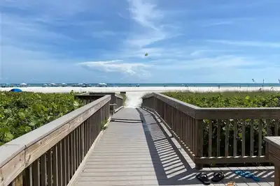 Image de Siesta Key Beachfront Condo: Steps away from a white sandy private beach