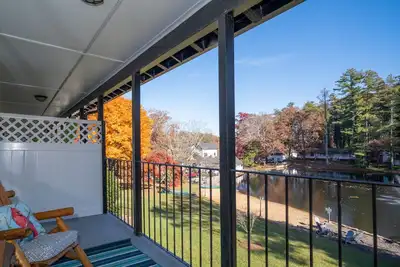Image de Flat Rock Lake Front Condo