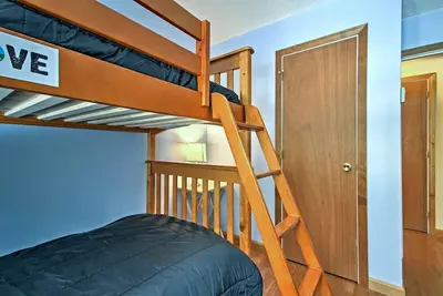 Image de Waterville Valley Condo near Town Square & skiing!