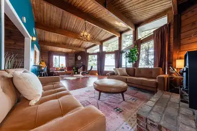 Image de Wandering Pines - Game Room - Fire Pit - Lounge - Views
