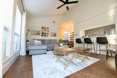 Image de Cozy 2 bed/2 bath home with sleeper sofa