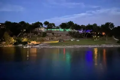 Image de Surf and Stay at Canyon Lake