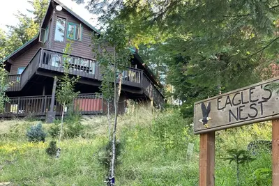 Image de Family-friendly cabin with epic views of lake Coeur d'Alene