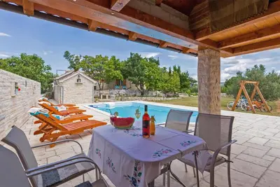 Image de Superbe maison à Benkovac avec sauna