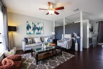Image de Modern Farmhouse close to Airport
