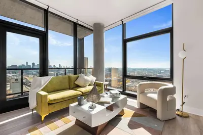 Image de West Loop Charm: Dining & Nightlife, Balcony