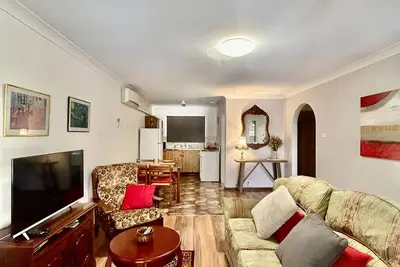 Image de Three minutes to the beach, comfortable holiday unit with full kitchen sleeps 5