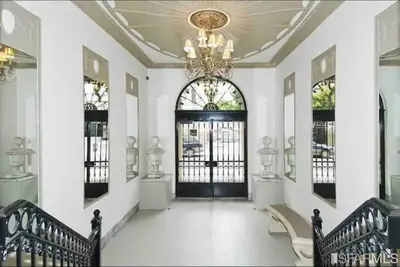 Image de Lovely! 1bdrm w\/ Secret Garden & Parking Garage