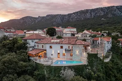 Image de Magnifique villa avec piscine, bien-être et vue imprenable