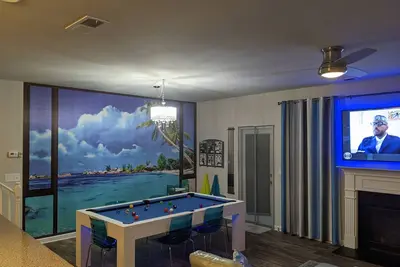 Image de Atlanta Suburban Townhouse with Hot Tub & Pool Table! - Woodstock, Ga