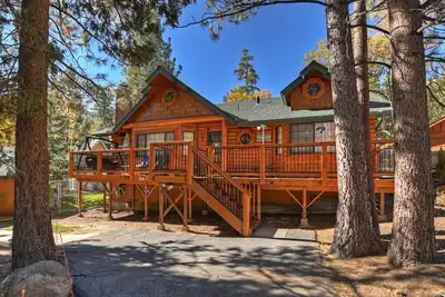 Image de Serenity Pines by Destination Big Bear: Minutes to Bear Mountain Ski Resort, Moonridge Zoo and Bear Mountain Golf Course!