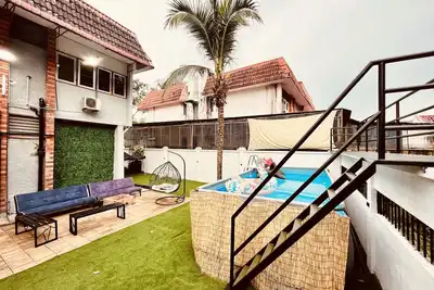Image de Luxury Private Pool Villa + Riverview Bbq Patio!
