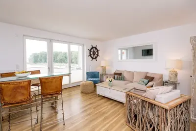Image de 4 room maisonette apartment with lake view (House 7 No. 79)