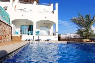Villa at the Sea with Pool for 10 People and more (left part of a duplex house)