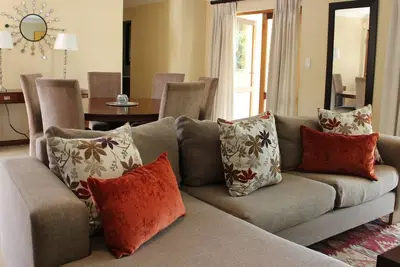 Image de 4 bedroom houses, Topaz Cove Luxury Villas, on a Secure Estate Generator back-up