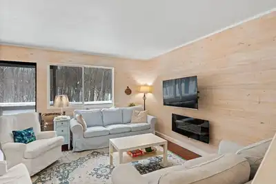 Image de Captivating Hideaway Valley Condo #9