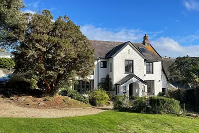 Image de Large traditional Cottage in the heart of Thurlestone