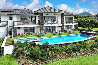 Hale Kahili Nui: 5 Br Ocean View Villa w/Pool+Spa!