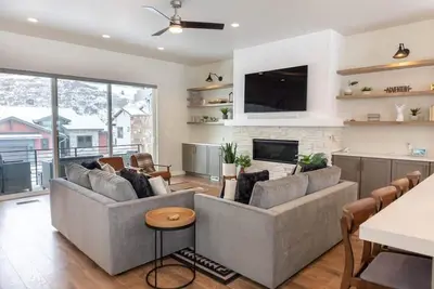 Image de Pristine 3br w\/ Hot Tub - 15min to Park City!