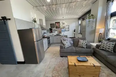 Image de Beautiful 2b/2bth near downtown and the park.