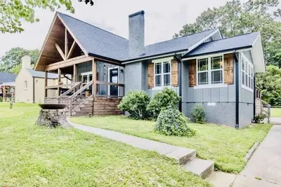 Image de 3-bedroom vacation home 5 minutes from High Point University