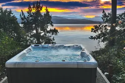 Image de Discovery Bay Lookout: Hot Tub, Sauna & More!