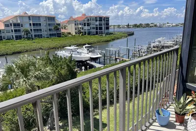 Image de 2\/2 Condo with Sunsets of the Intracoastal