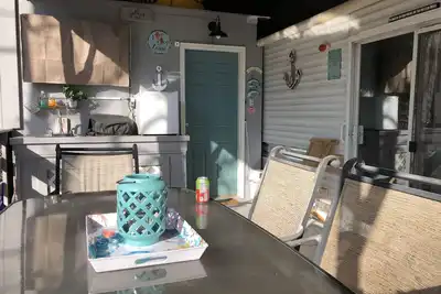 Image de Lakeside Retreat \"Lakin' It\"